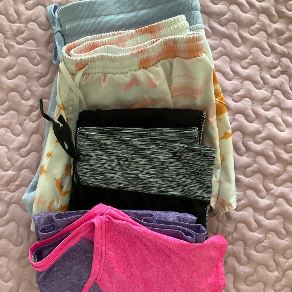 Bundle of excercise clothes -